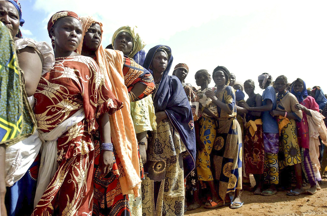 Mujeres esperan para votar / Fotografía: archivo Mundo Negro