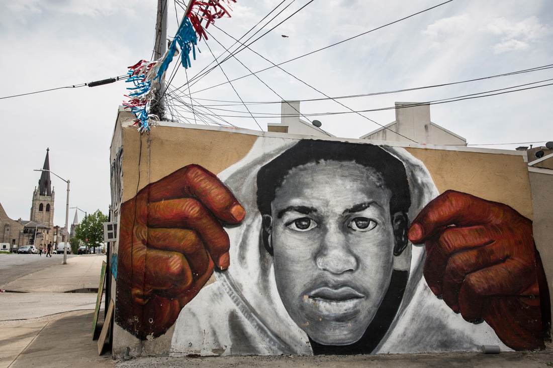 Un mural de Trayvon Martin en un edificio en el barrio de Sandtown (Baltimore), donde Freddie Gray fue detenido el 30 de abril de 2015.