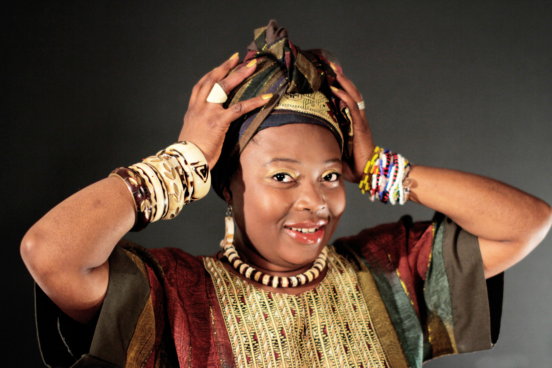 La cantante guineana Paloma del Sol